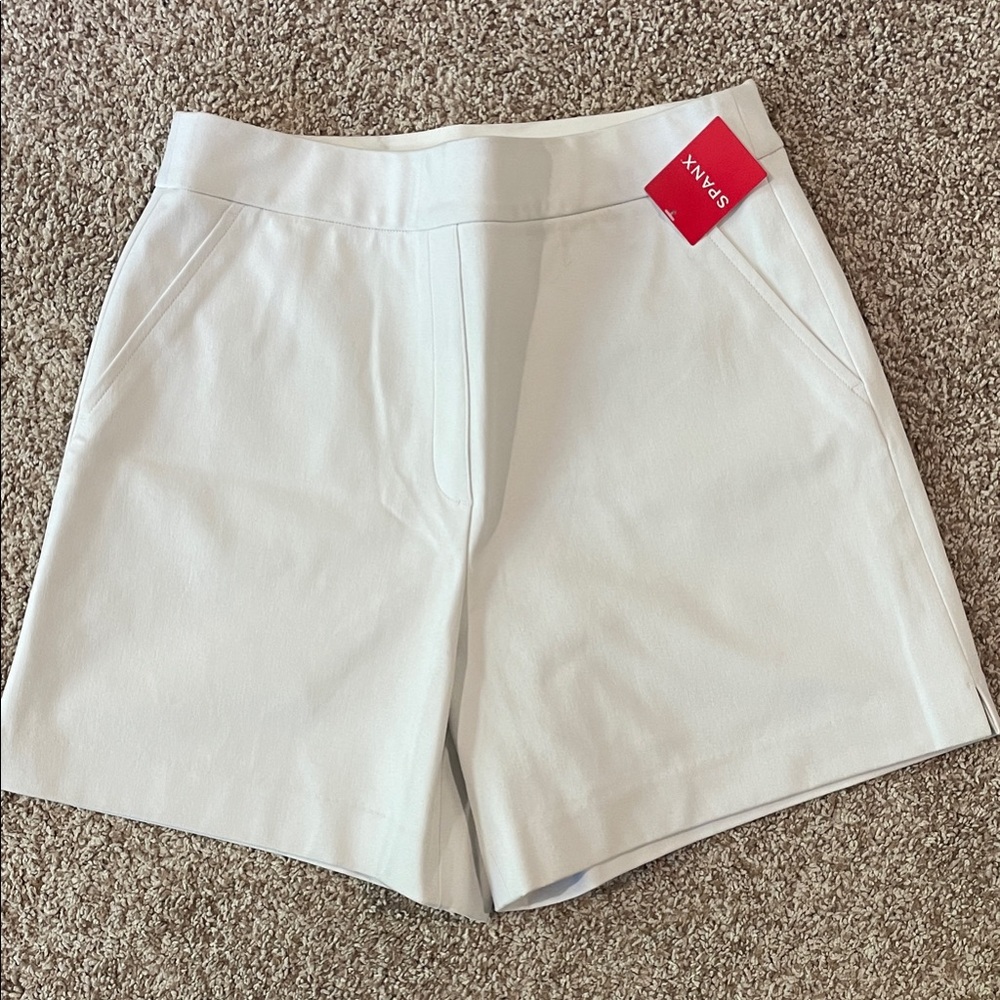 SPANX High Waist White Shorts 6”, Size M